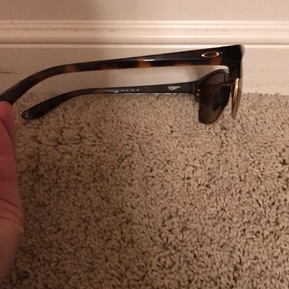 Oakley tortoise shell sunglasses NEVER WORN